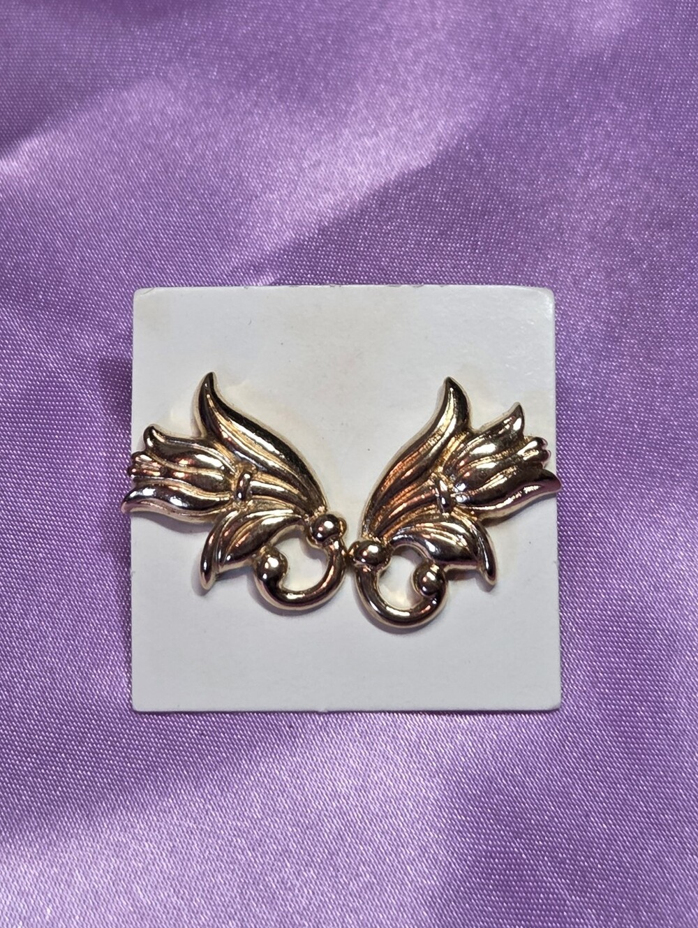 Vintage Avon Spring Tulip Earrings - Gold-tone